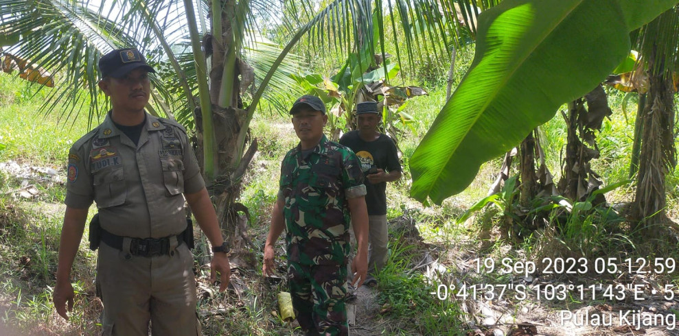 Babinsa Koramil 07/Reteh Turun Untuk Lakukan Pemantauan Terhadap Lahan dan Hutan Warga