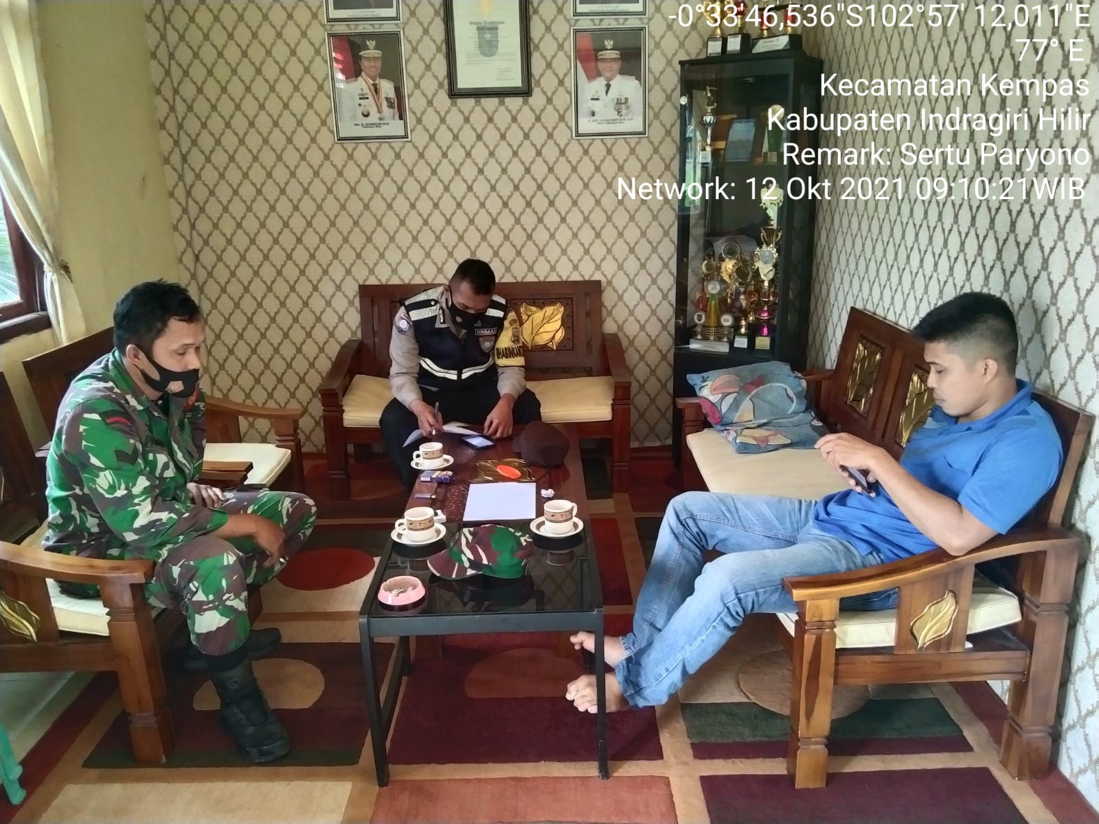 Selalu Kompak, Babinsa 03/Tempuling Dan Bhabinkamtibmas Komsos Bersama dengan Warga Binaan