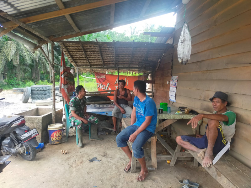 Melalui Komunikasi Sosial, Babinsa Koramil 03/Tpl Hadir Dan Menjadi Solusi Warga Binaannya