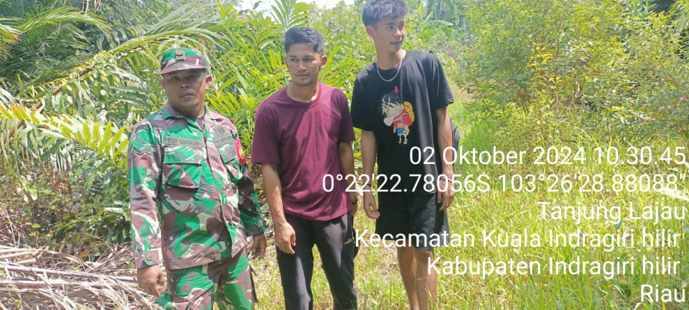 Babinsa Koramil 04/Kuindra Lakukan Pencegahan Karhutla Dengan Masyarakat Setempat