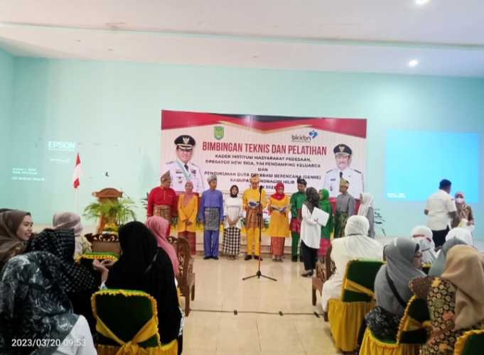 Dihadiri Zulaikha Wardan, DP2KBP3A Inhil Mengelar Kegiatan Pengukuhan Duta Gendre