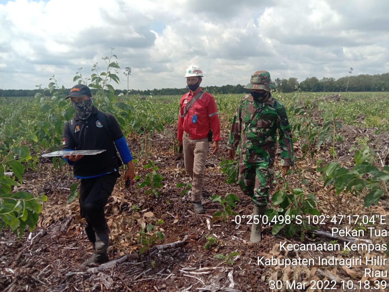 Pantau Titik Hotspot, Babinsa 03/Tempuling Giat Lakukan Patroli Karlahut