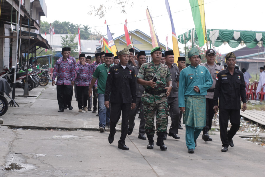 Bhabinsa Koramil 05/Gas Hadiri Upacara HUT RI Yang Ke-78 di Desa Simpang Gaung