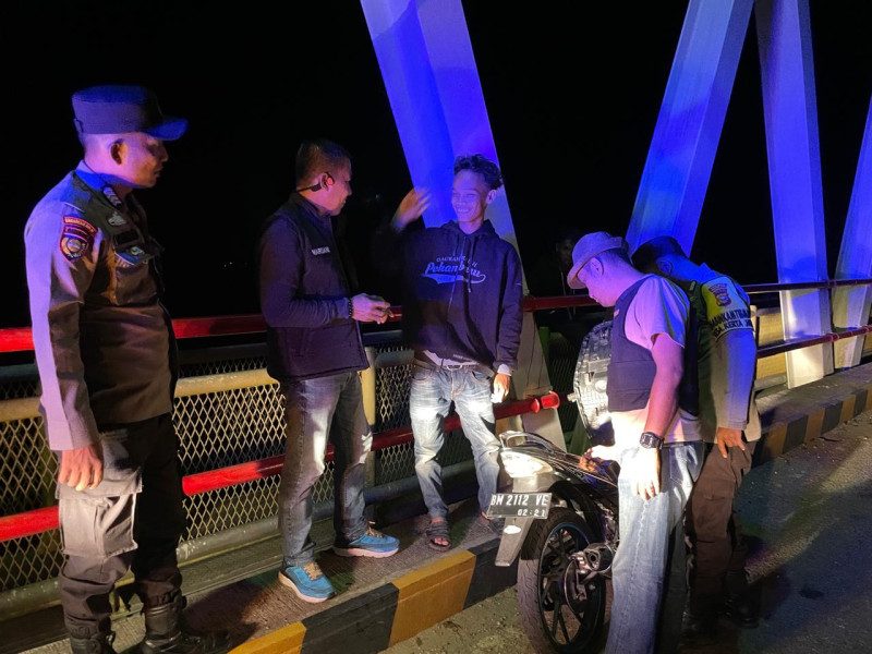 Antisipasi Gangguan Kamtibmas Malam hari, Polsek Kempas Rutin Patroli Malam