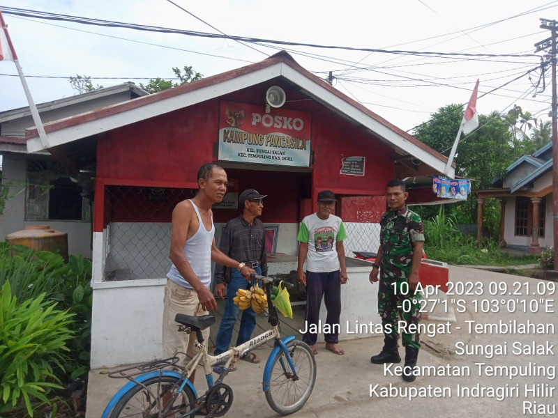 Babinsa Koramil 03/Tpl Sambangi Kampung Pancasila Bahas Pencegahan Karhutla