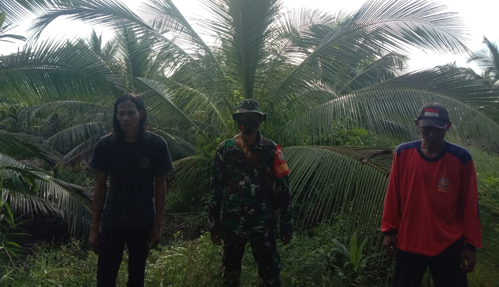 Babinsa Koramil 04/Kuindra Terus Lakukan Himbauan Agar Lebih Tetap Waspada Terhadap Karlahut