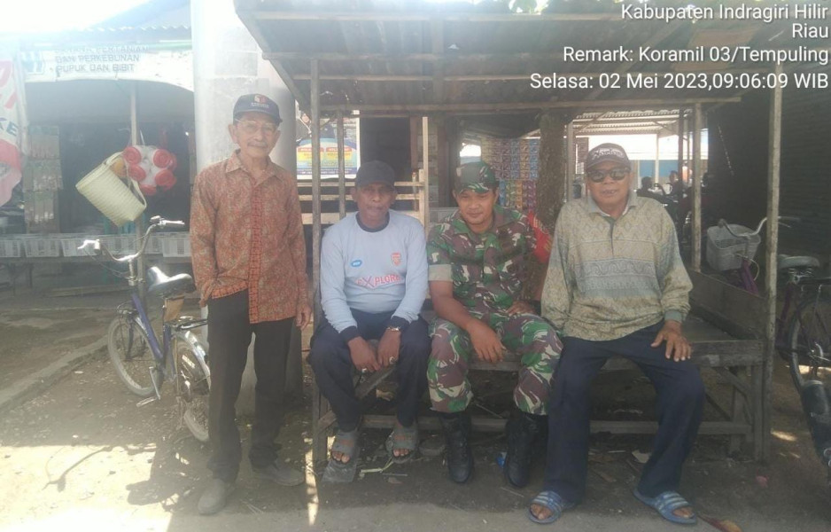 Sambangi Warga, Babinsa 03/Tpl Sertu Paryono Laksanakan Komsos Di Desa Binaan