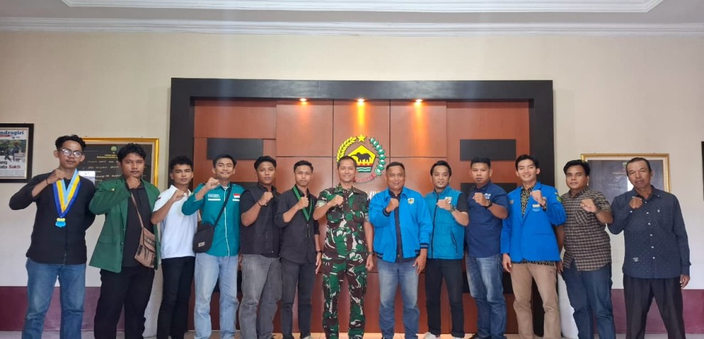 KNPI Inhil, Cipayung Plus dan Presma Unisi serta Ketua Dema STAI Auliaurrasyidin Lakukan Silahturahmi Bersama Dandim 0314/Inhil KNPI Inhil, Cipayung Plus dan Presma Unisi serta Ketua Dema STAI Auliaurrasyidin Lakukan Silahturahmi Bersama Dandim 0314/Inhil