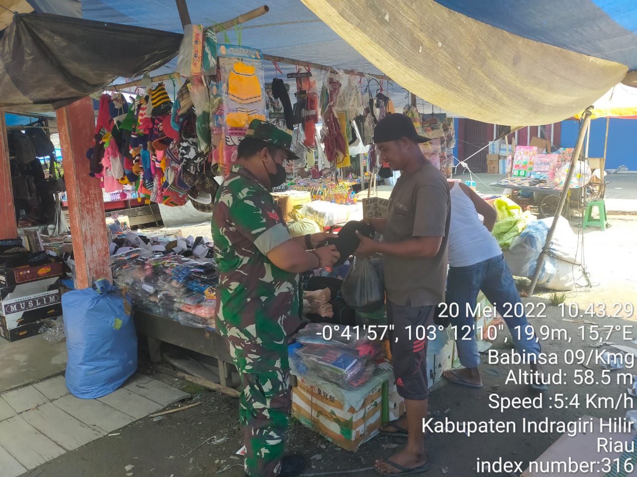 Koramil 09/Kemuning Giat Lakukan Sosialisasi dan Penegakan Disiplin Prokes