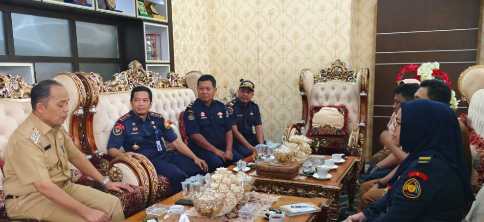 Pj Bupati H.Herman, SE.MT Terima Kunjungan Kepala UPT.PSDKP dan Kepala Koordinator Pos SAR Tembilahan