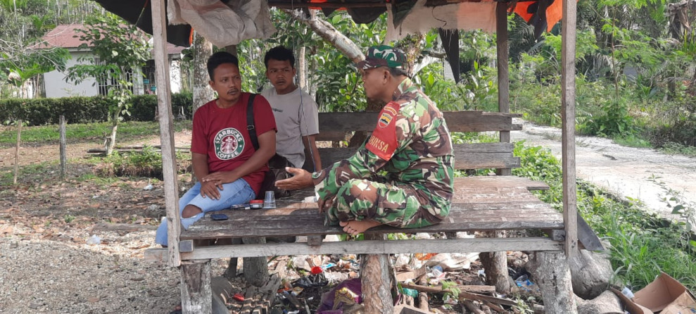 Koramil 07/Reteh Jalin Hubungan Yang Harmonis Dengan Masyarakat Melalui Komsos