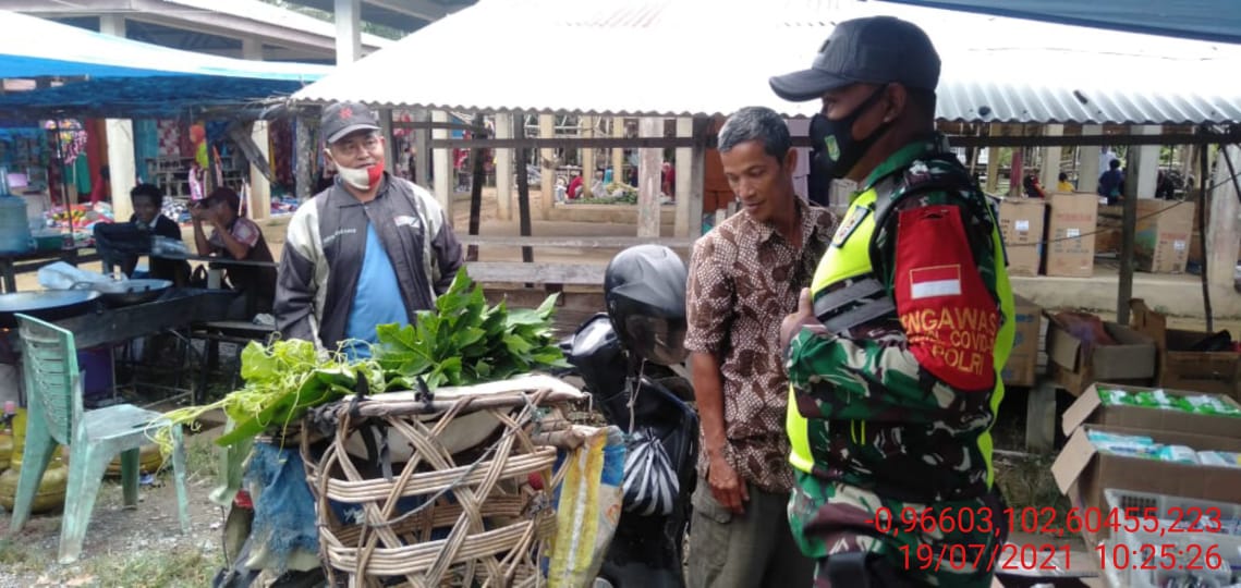 Rutin Lakukan Penegakan Prokes di Desa Sekara, Sertu M Ridwan Imbau Warga Untuk Patuhi Protkes