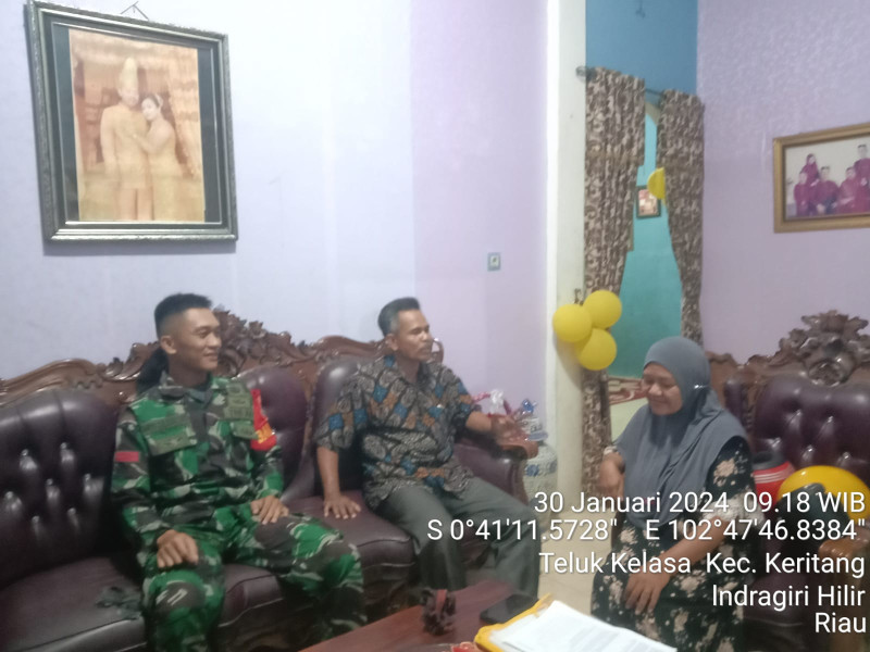 Babinsa Koramil 09/Kemuning Himbau Warga Jaga Kerukunan Dalam Suasana Pemilu