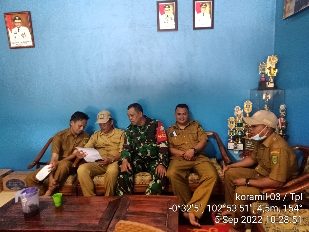 Tingkatan Koordinasi Melalui Komsos Babinsa 03/Tempuling Bersama Kepala Desa