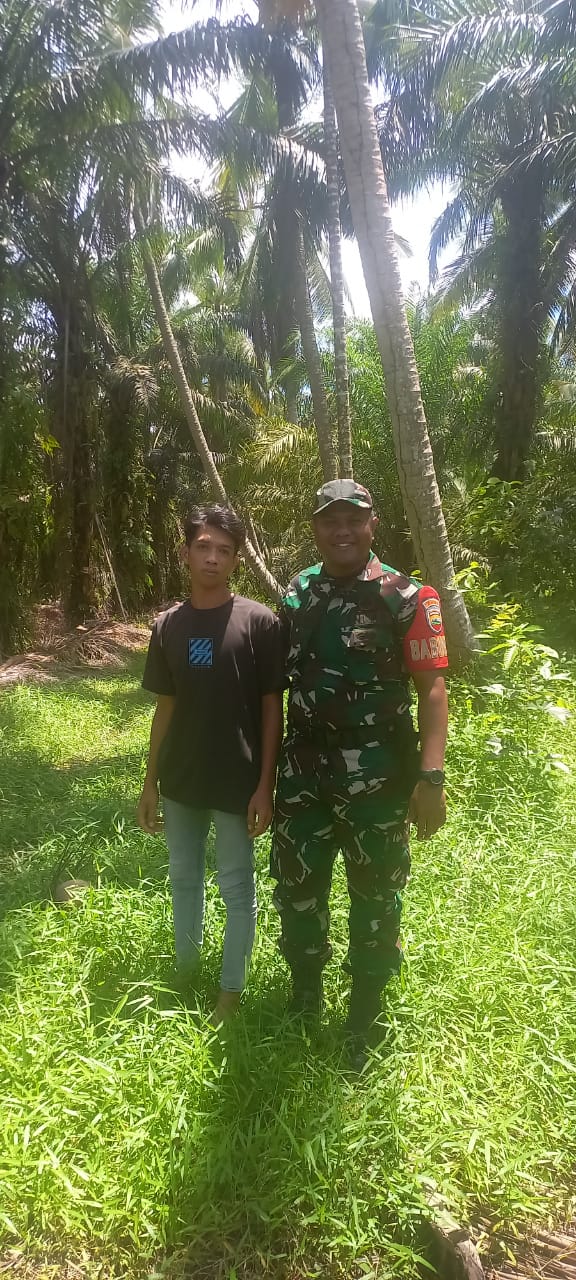Meski Lebaran Babinsa Koramil 03/Tpl Tetap Patroli Demi Cegah Karlahut