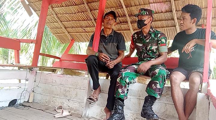 Untuk Melakukan Komsos, Babinsa Koramil 04/Kuindra Turun Ke Wilayah