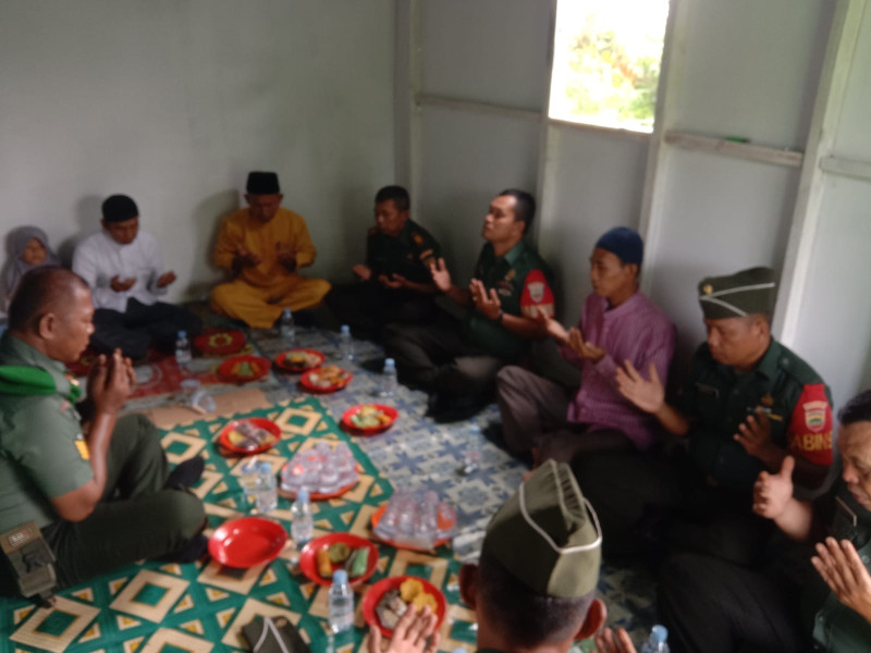 Gelar Doa Selamatan Dan Syukuran Oleh Penerima Bantuan Bedah Rumah, Anggota Koramil 03/Tpl : Semoga Bermanfaat