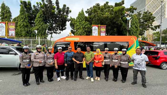 Dirlantas Polda Riau Sapa Pengunjung dan Ajak Taat Pajak di CFD Pekanbaru