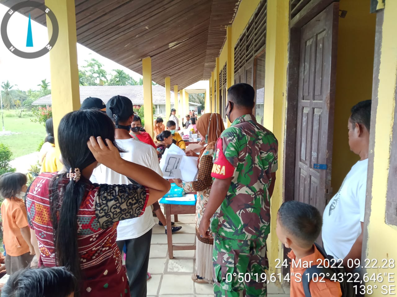 Babinsa Koramil 09/Kemuning Sosialisasi Vaksin Siswa/i di SDN 013 Keritang Hulu