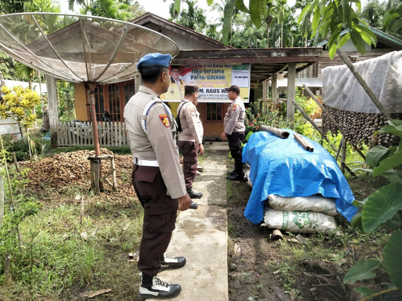Personil Polsek Gaung Melaksanakan Pengamanan Kampanye Caleg DPRD Kabupaten Inhil di Wilayah Kecamatan Gaung