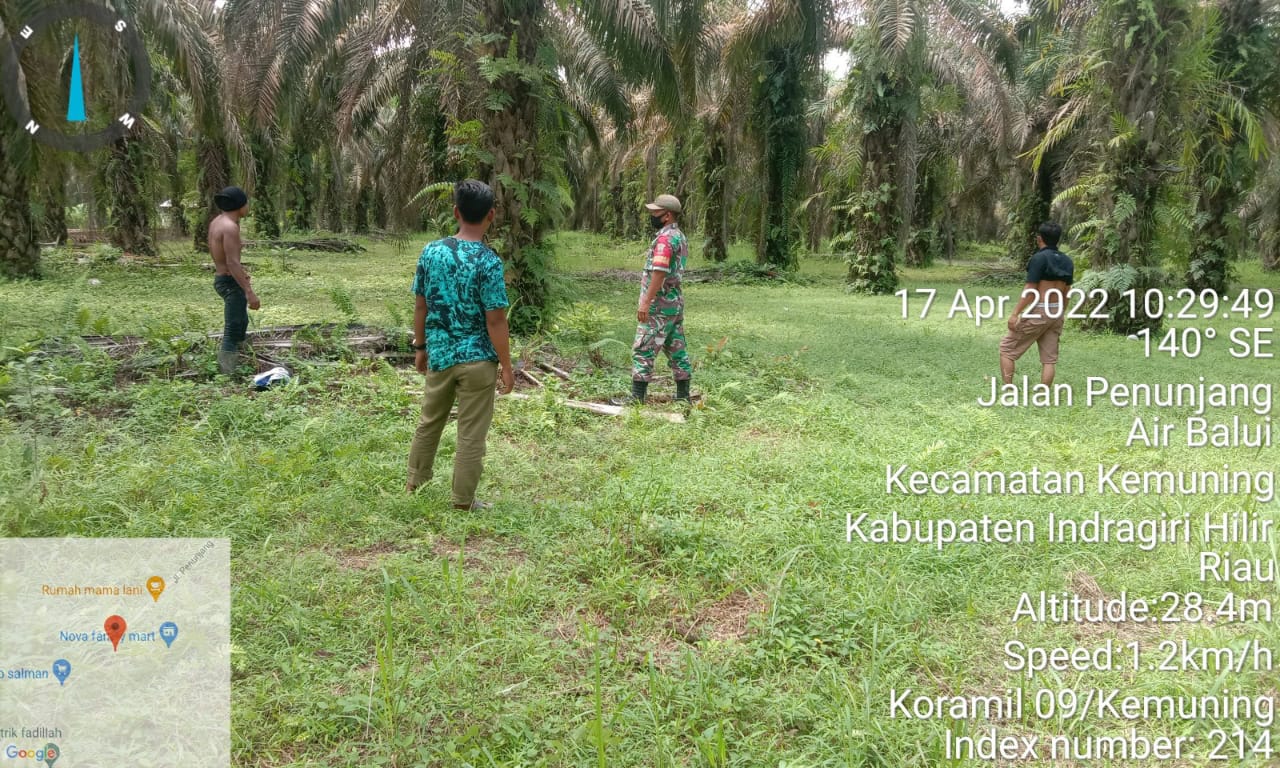 Babinsa Sertu Adenan Hayat Tingkatkan Patroli Karhutla di Saat Cuaca Panas