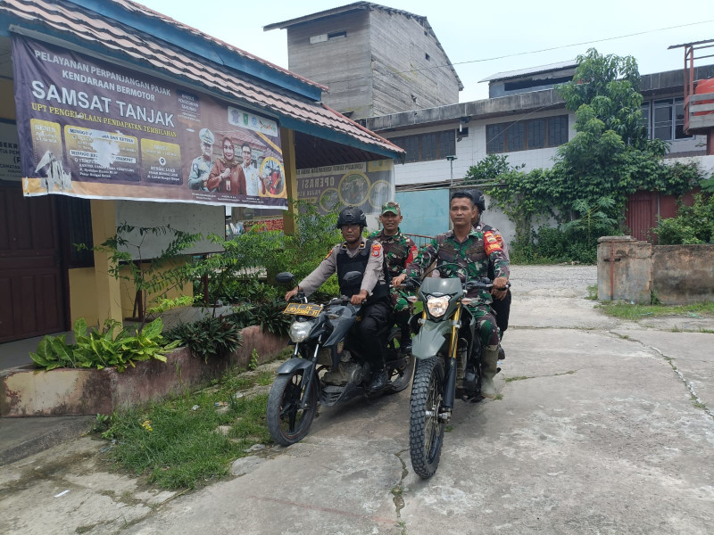 Babinsa Koramil 05/Gas Kopda Umar Nasution Bersinergi Bersama Polsek Gaung Anak Serka Laksanakan Patroli Sinergitas