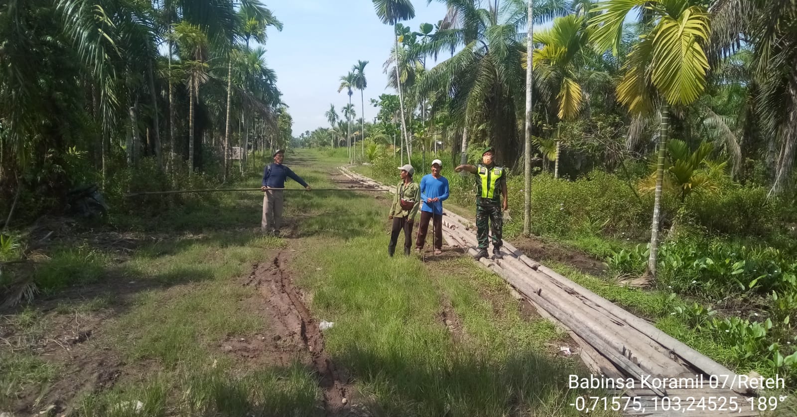 Patroli Rutin dan Sosialisasi Karlahut Oleh Babinsa Koramil 07/Reteh