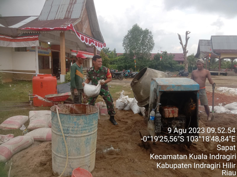 Pentingnya Menerapkan Kebersihan Lingkungan Demi Kenyamanan Bersama Babinsa Koramil 04/Kuindra