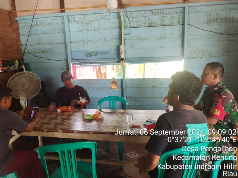 Tingkatkan Sinergitas, Babinsa Koramil 09/Kmg Rutin Laksanakan Komsos Dengan Warga