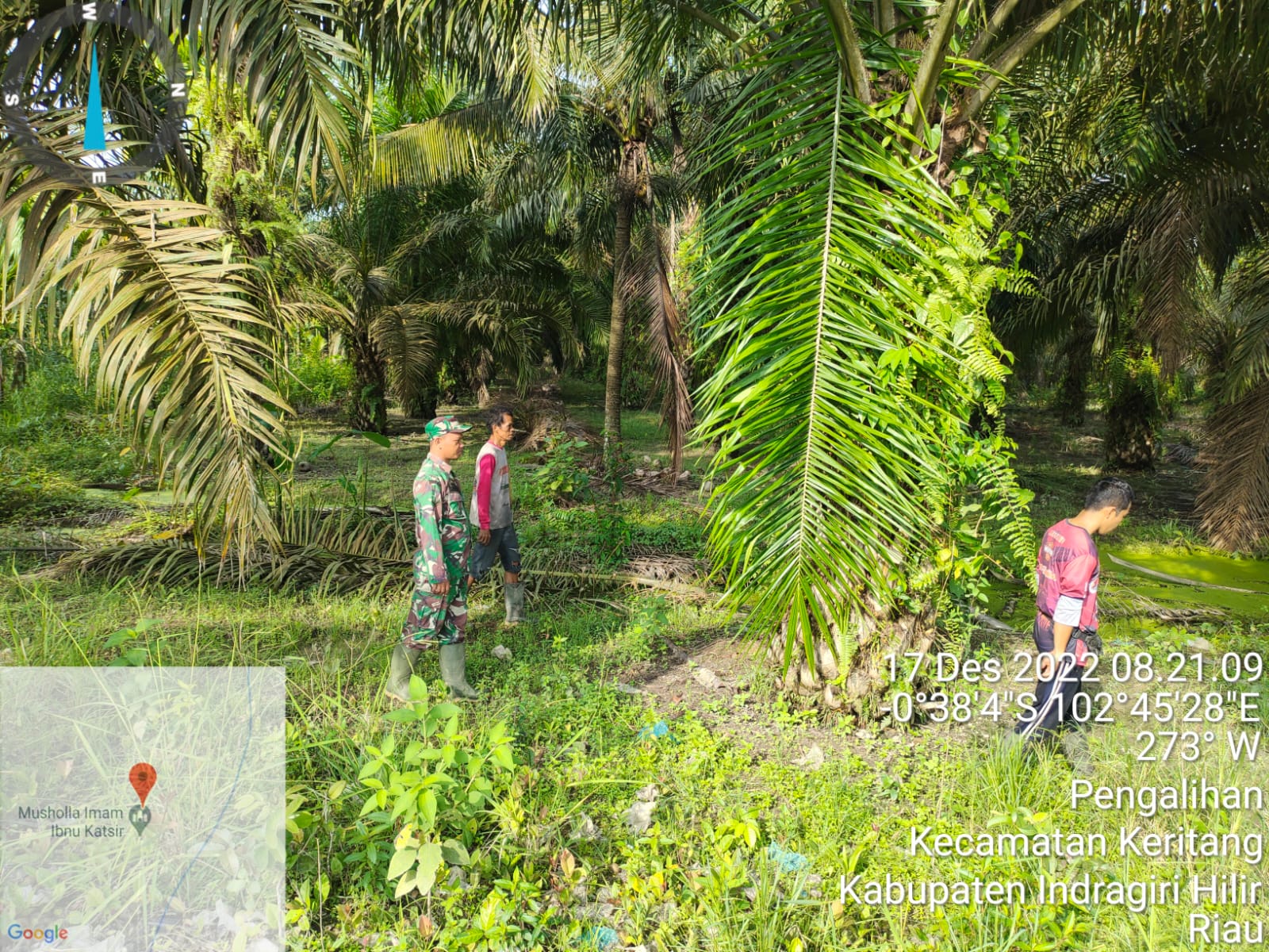 Babinsa Koramil 09/Kemuning Patroli Rutin Karlahut dan Sosialisasi