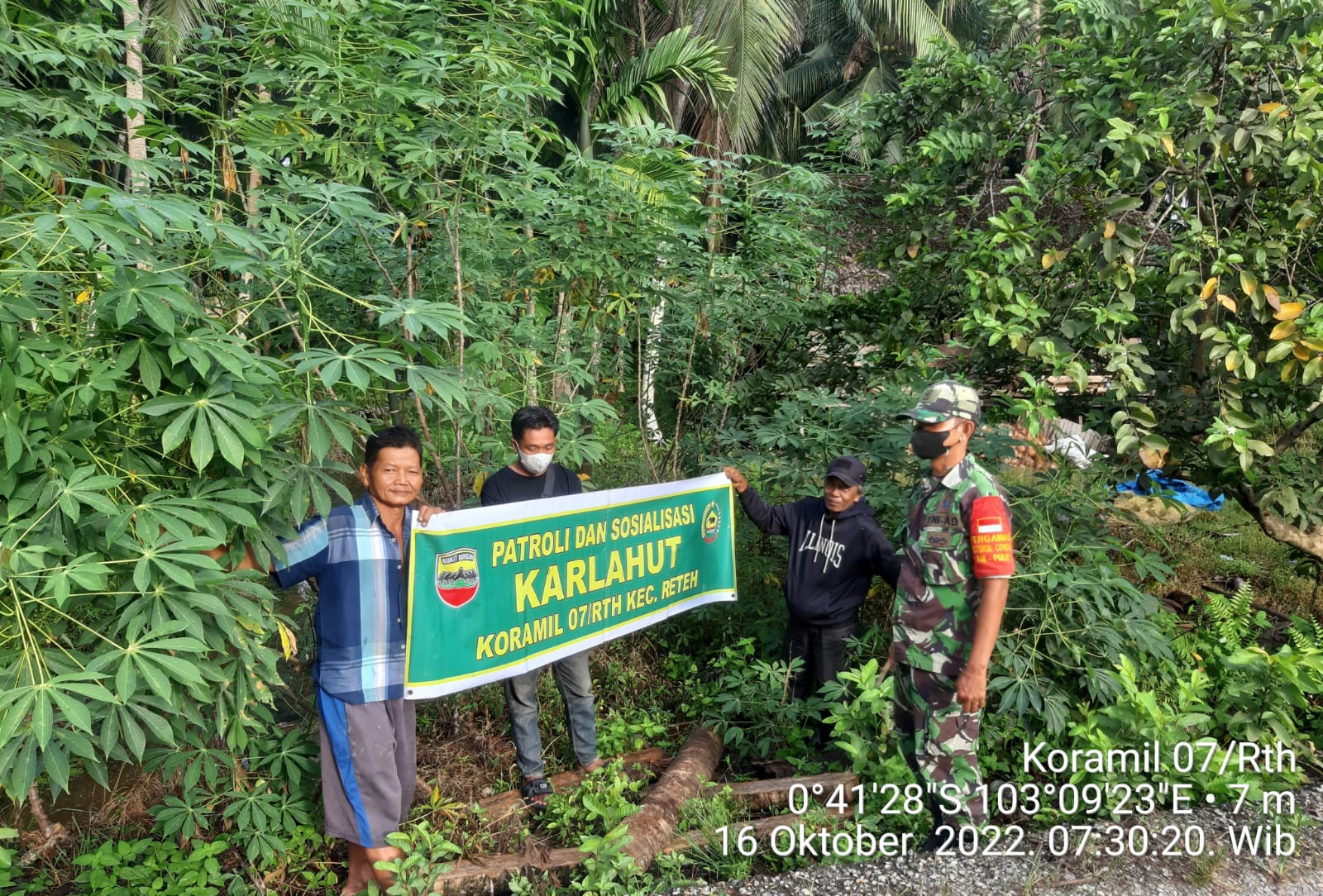 Patroli dan Sosialisasi Karlahut Oleh Babinsa Koramil 07/Reteh Di Wilayah Binaan
