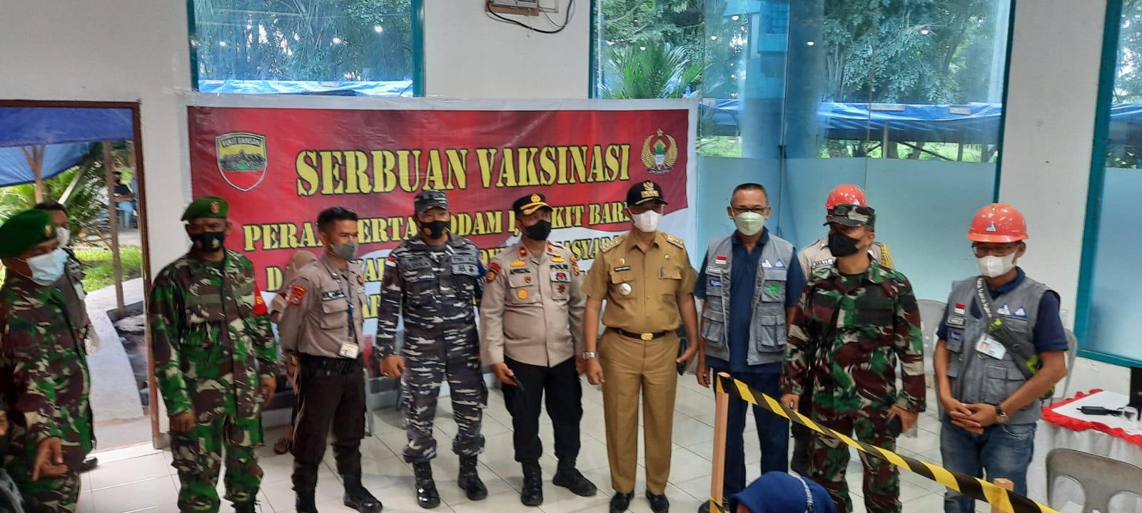 Personil Koramil 06/Kateman Tinjau Pelaksanaan Vaksinasi di Sungai Guntung