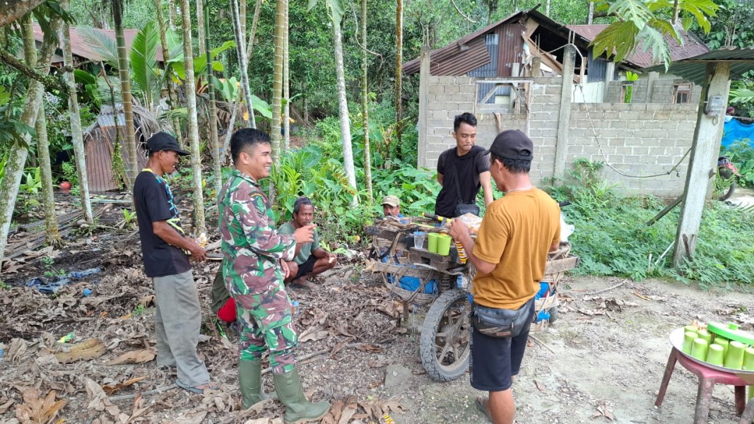 Menjelang Hari Raya Qurban Babinsa Lebih Aktif Sosialisasi Bahaya PMK Kepada Warga