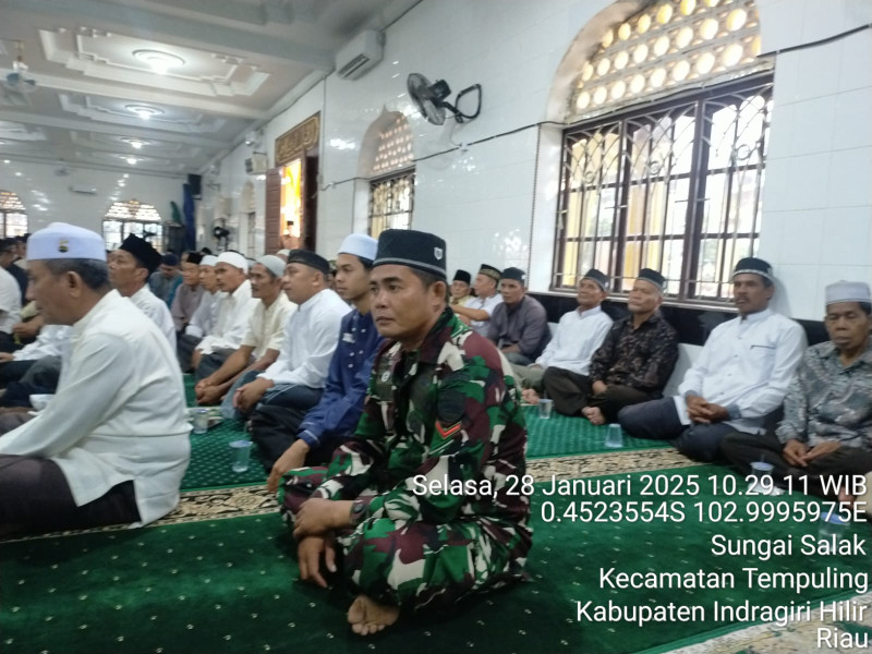 Rutin Ikut Giat Keagamaan, Babinsa Koramil 03/Tpl Hadiri Isra' Miraj di Kelurahan Sungai Salak