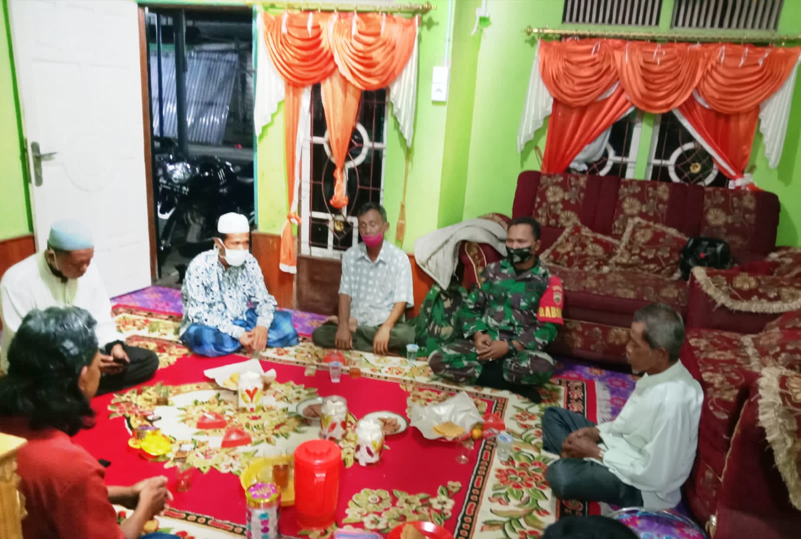 Serda Ronald Manalu Lakukan Kegiatan Pelaksanaan Komsos Bersama Masyarakat