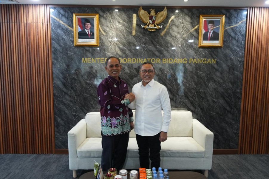 Bupati Herman Berjuang di Jakarta: Demi Harga Kelapa yang Adil untuk 125 Ribu Keluarga Petani Inhil