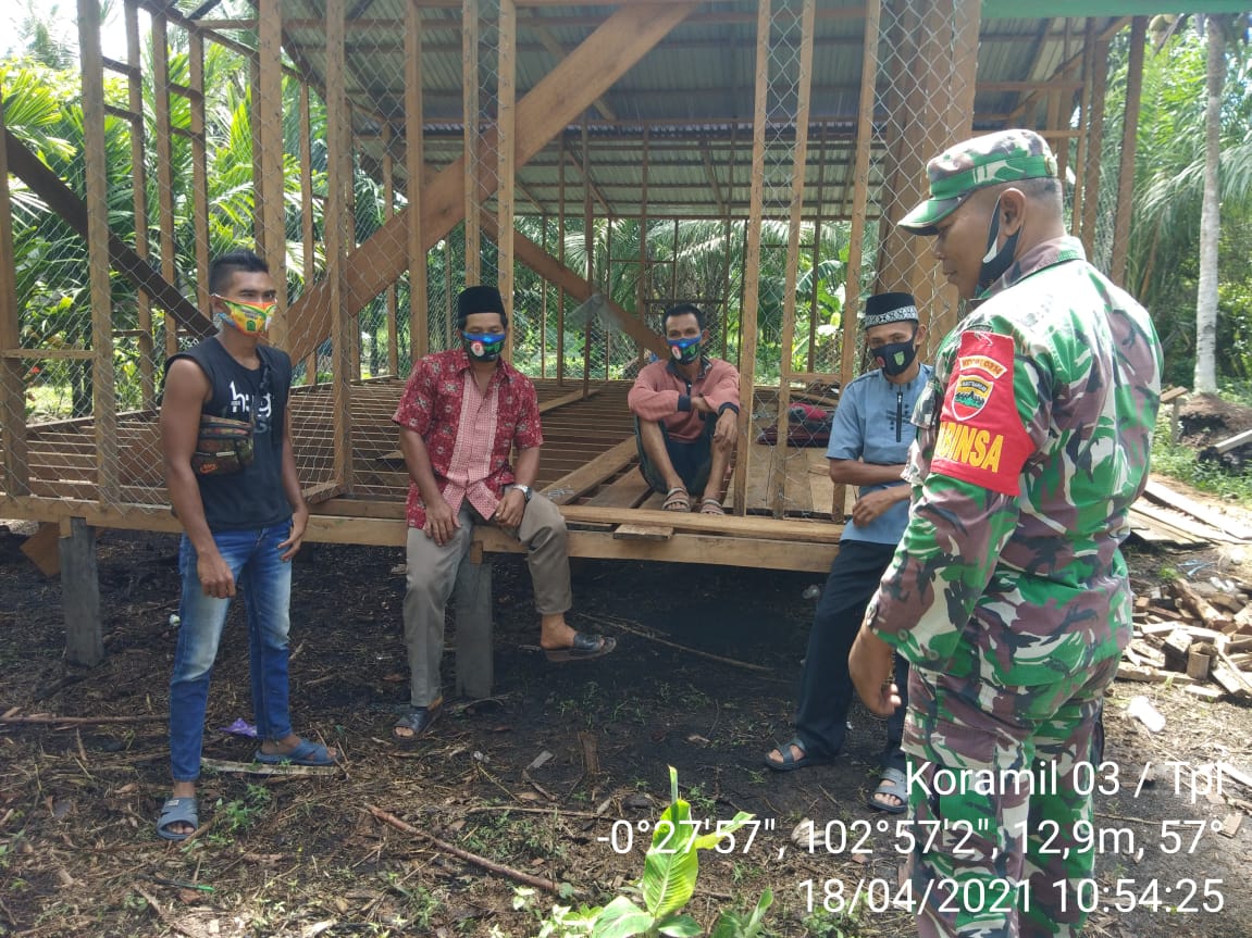 Sambangi Warga Binaan, Babinsa Koramil 03/Tempuling Tingkatkan Komsos