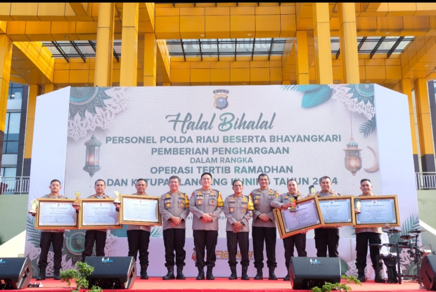 Sukses Pengamanan Mudik dan Arus Balik 2024, Kapolda Riau Beri Penghargaan Enam Kapolres