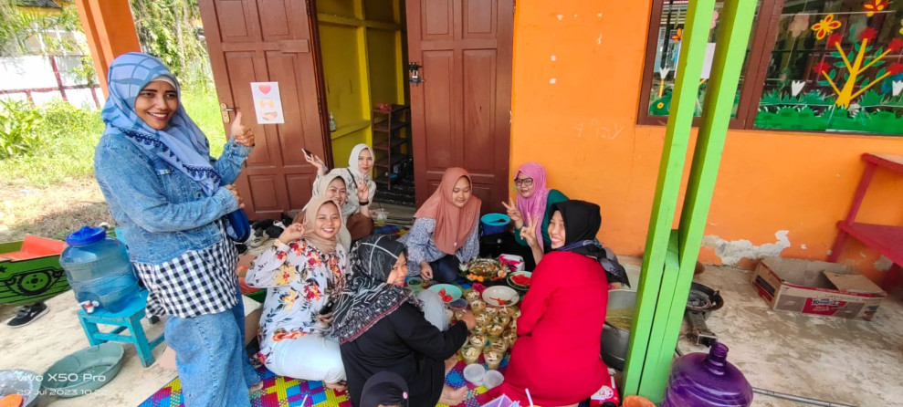 Peringati 10 Muharram 1445 H, TK N Pembina Tembilahan Gelar Pawai dan Buat Bubur Asyura