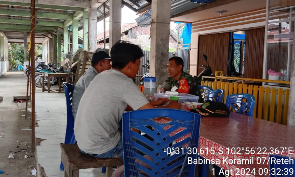 Babinsa Serka Yadi Yanto Jalin Silaturahmi Dengan Warga Guna Wujudkan Kebersamaan