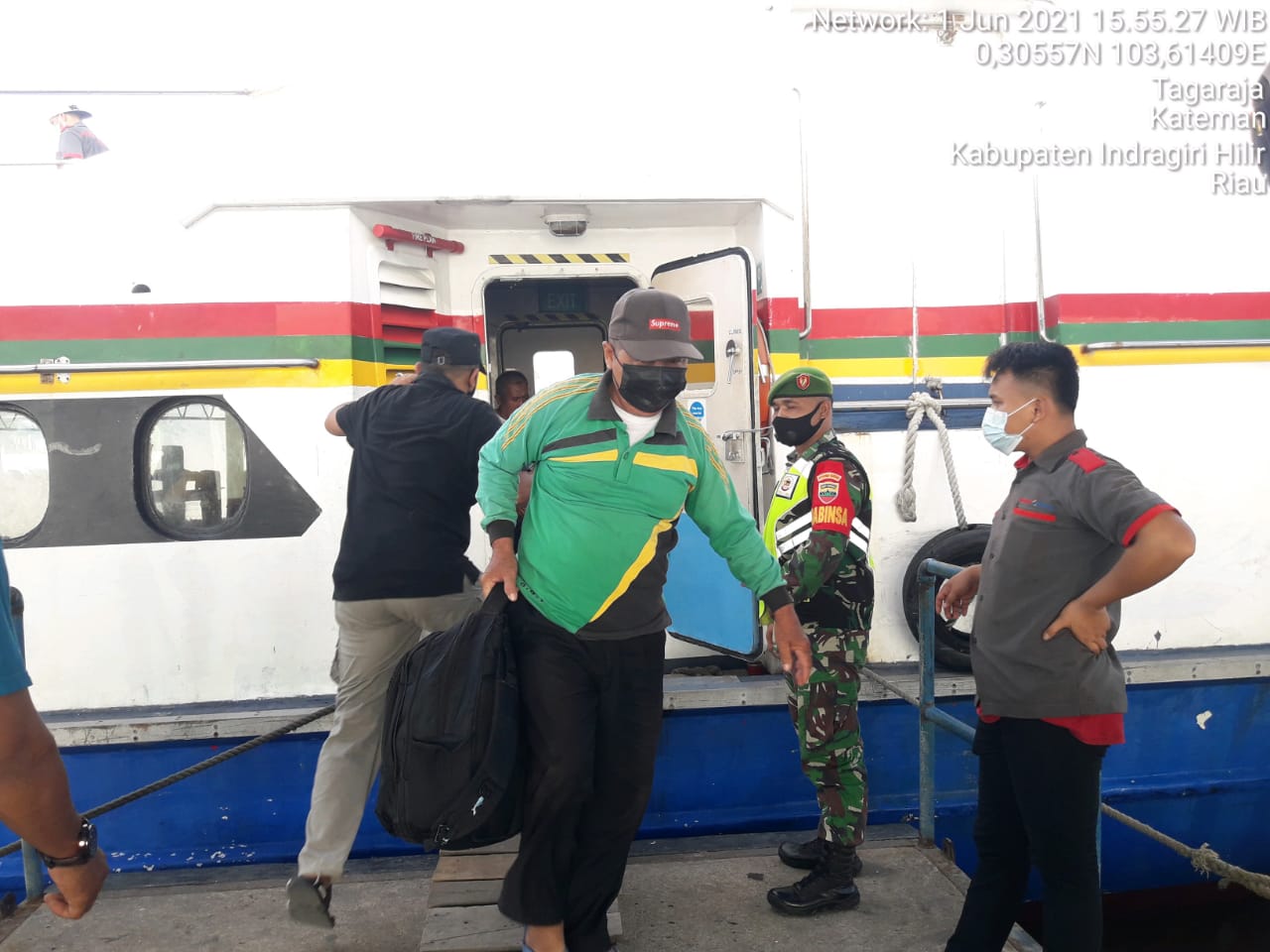 Babinsa Koramil 06/Kateman Terus Siaga Gakplin di Pelabuhan HK