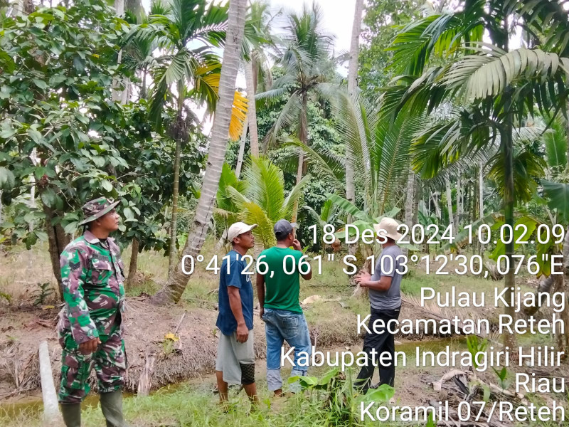 Patroli Karhutla: Serka Ferry Barus Laksanakan Pengawasan Bersama Warga