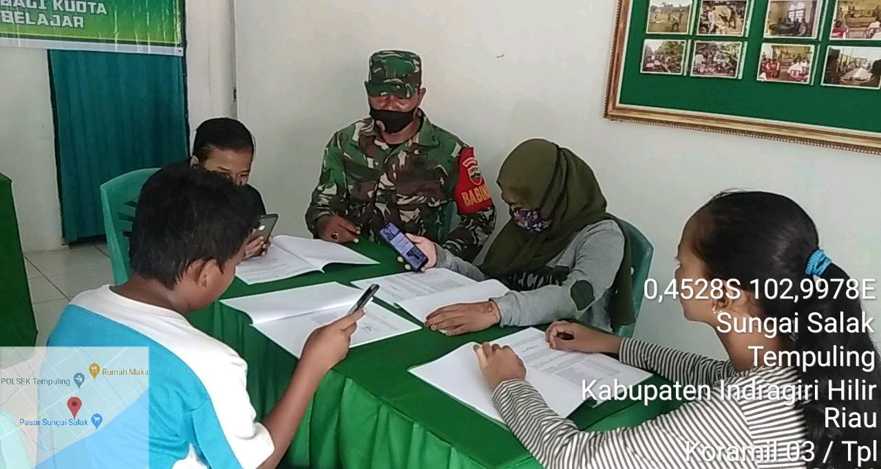 Babinsa Berkibar, Kodim 0314/Inhil Melalui Koramil 03/Tempuling Terus Berbagi Kuota Belajar
