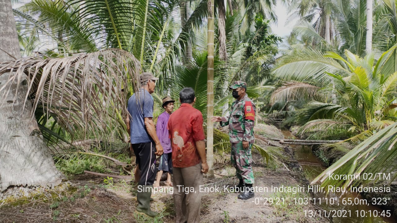 Patroli Karhutla di Simpang Tiga Daratan Kembali Dilakukan Babinsa