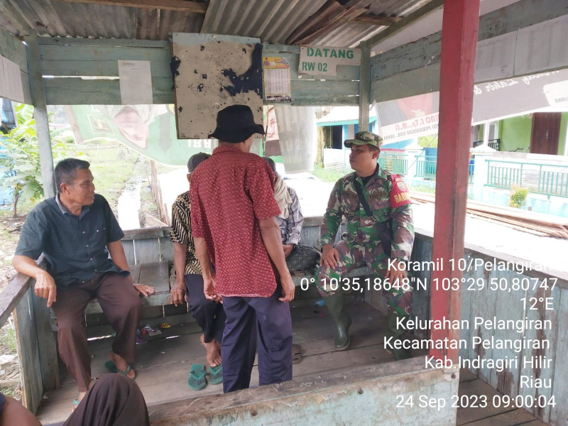 Bangkitkan Kembali Nilai-nilai Pancasila Melalui Komsos Babinsa Koramil 10/Pelangiran