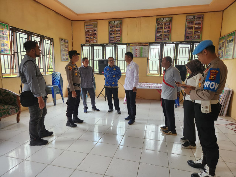 Polsek Kempas Cek dan Pastikan Keamanan Gedung Penyimpanan Logistik Pemilu 2024