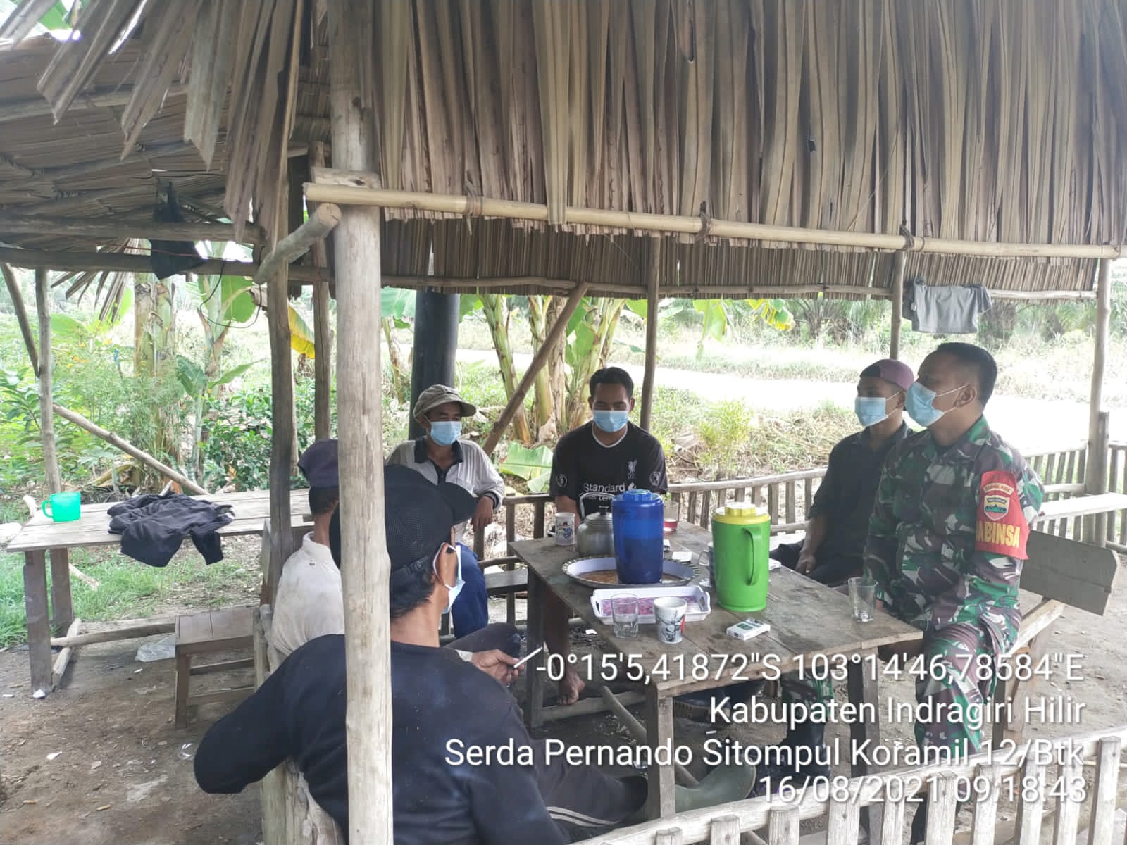 Jalin Silaturahmi, Babinsa Koramil 12/Batang Tuaka Komsos ke Warga Binaan