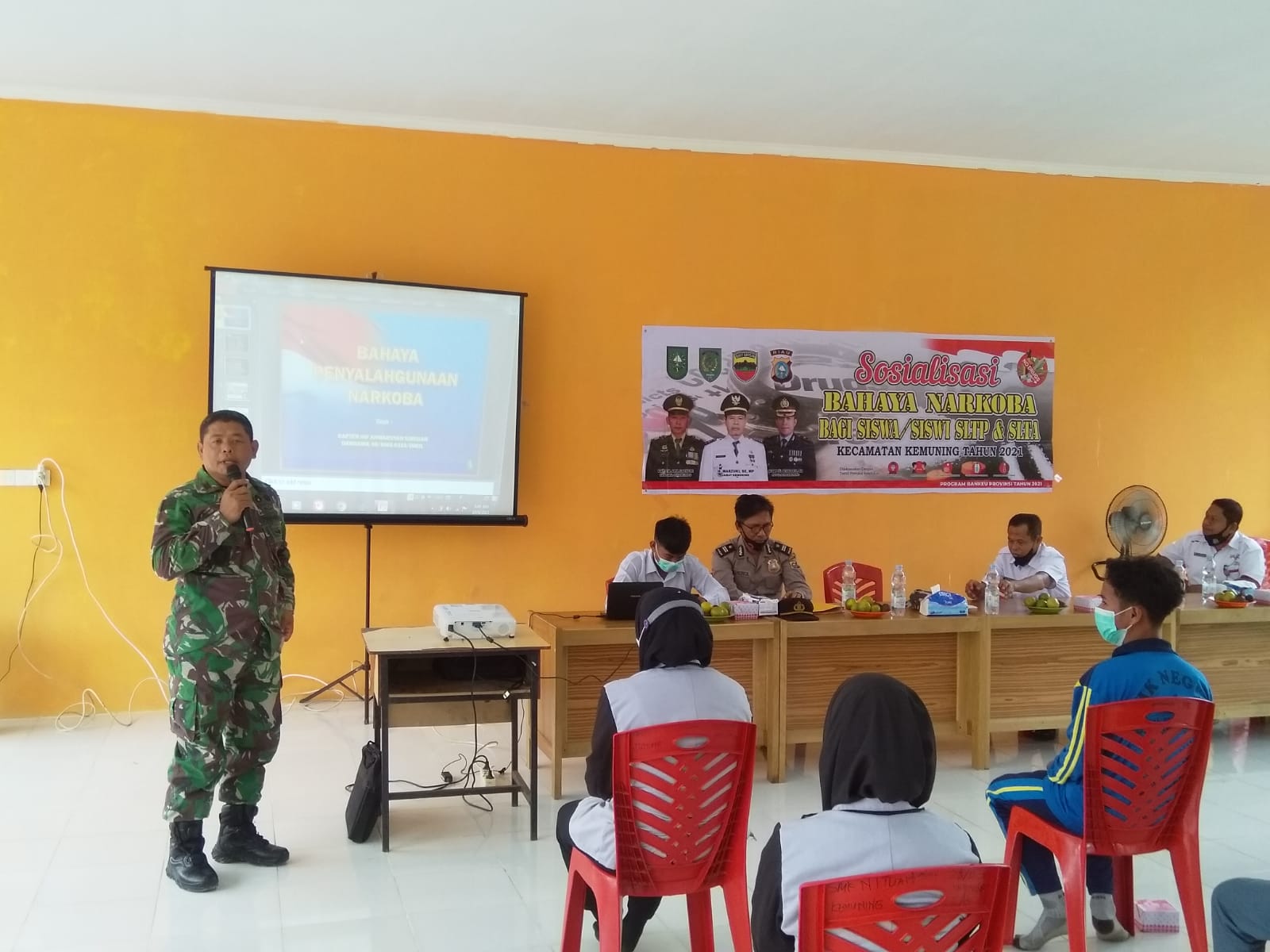 Selamatkan Generasi Muda, Danramil 09/Kemuning Berikan Materi Wasbang dan Bahaya Narkoba