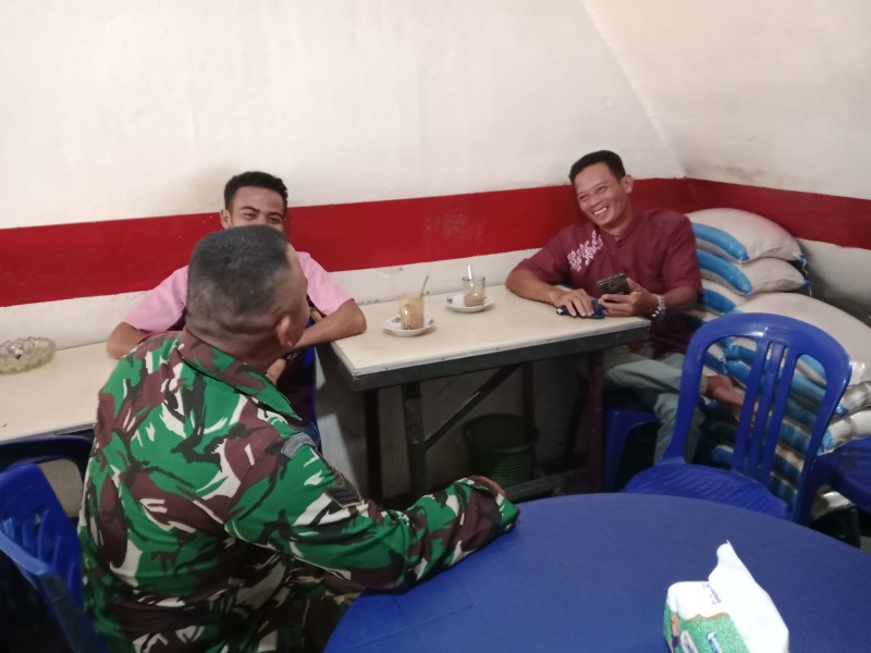 Babinsa Koramil 07/Reteh Himbau Warga Jaga Silahturahmi dan Hubungan Baik