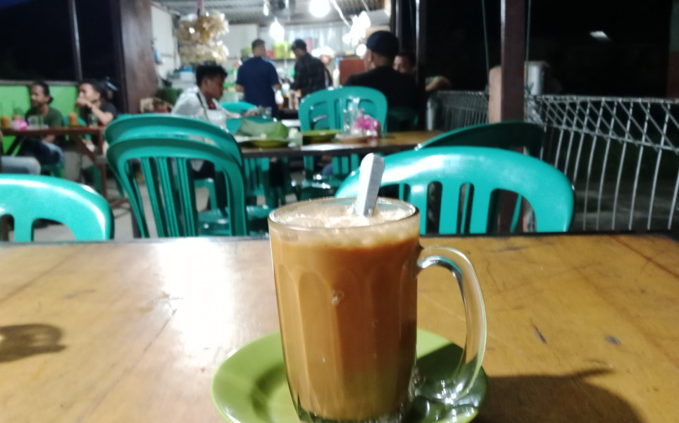 Teh Tarik Agus Bro Yang Dicintai Para Penikmat Kuliner Tembilahan